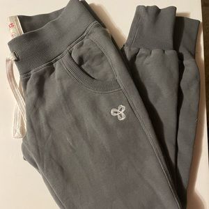 Like new TNA joggers